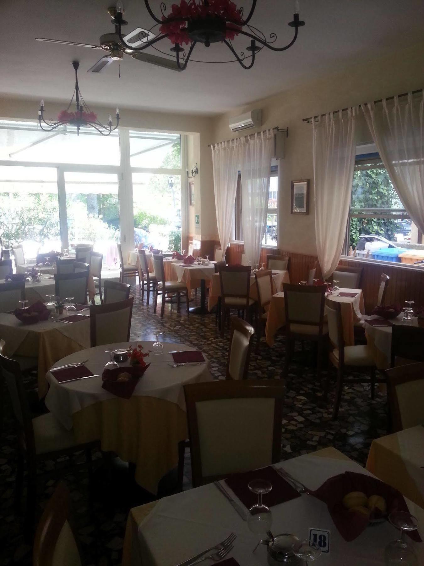 Mehari Rimini - Family Hotel Dış mekan fotoğraf